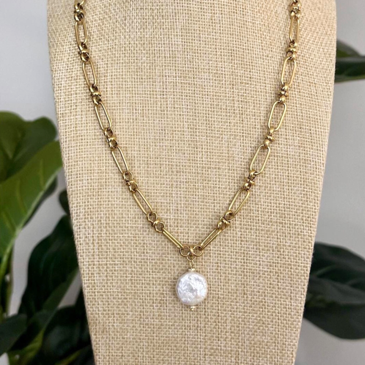 Freshwater Pearl Pendant Necklace